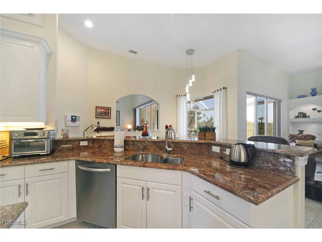 8420 Southwind Bay Circle Fort Myers FL 33908 2025023295 image14