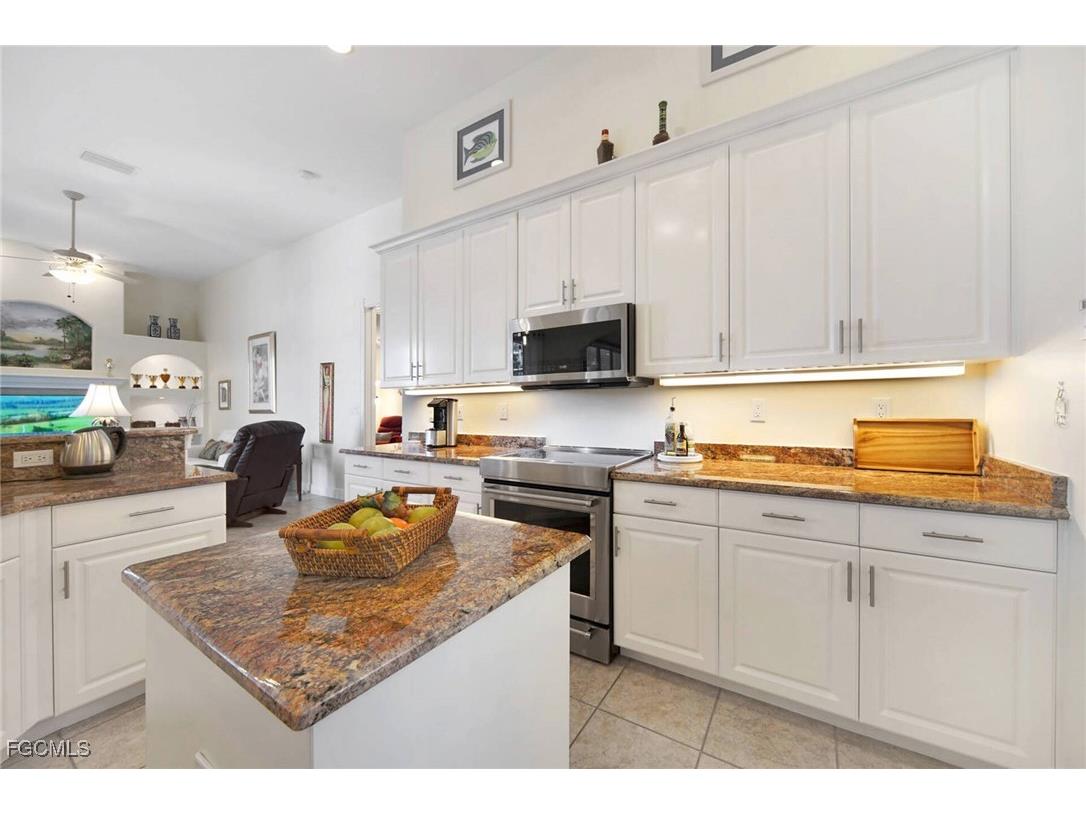 8420 Southwind Bay Circle Fort Myers FL 33908 2025023295 image15