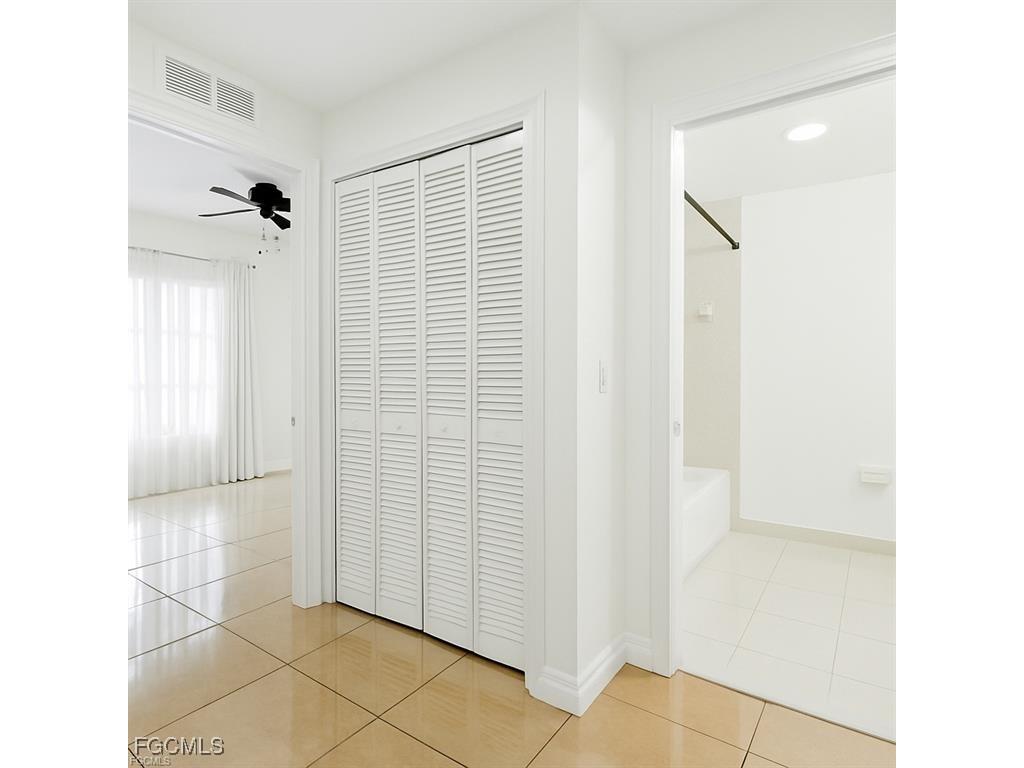 8423 Bernwood Cove Loop #401 Fort Myers FL 33966 2025020994 image12