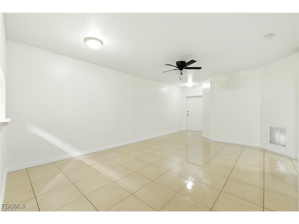8423 Bernwood Cove Loop #401 Fort Myers FL 33966 2025020994 image9