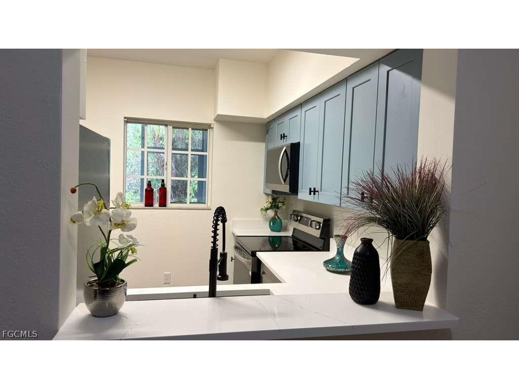 8423 Bernwood Cove Loop #401 Fort Myers FL 33966 2026009470 image5