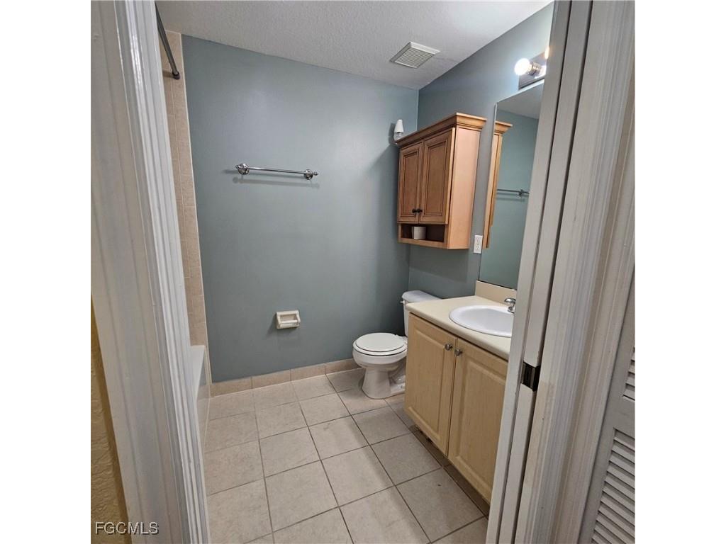 8423 Bernwood Cove Loop #409 Fort Myers FL 33966 2025013012 image13