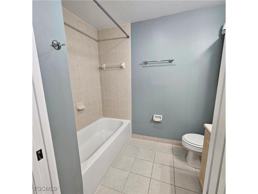 8423 Bernwood Cove Loop #409 Fort Myers FL 33966 2025013012 image14