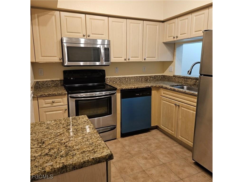 8423 Bernwood Cove Loop #409 Fort Myers FL 33966 2025013012 image2
