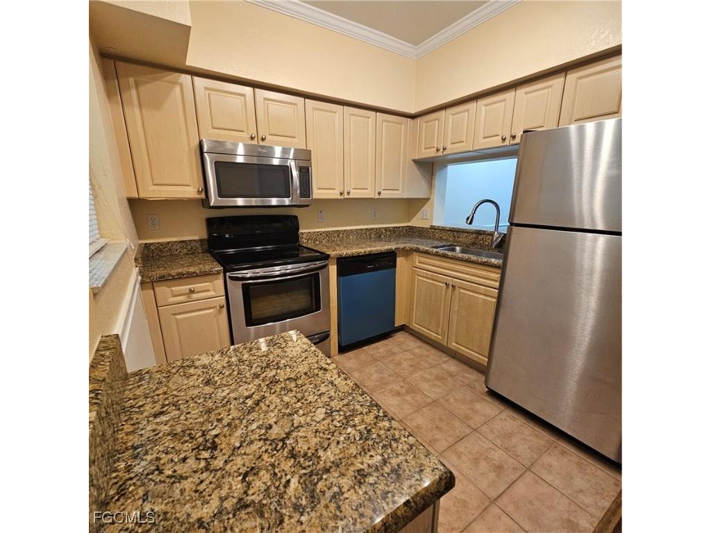 8423 Bernwood Cove Loop #409 Fort Myers FL 33966 2025013012 image4