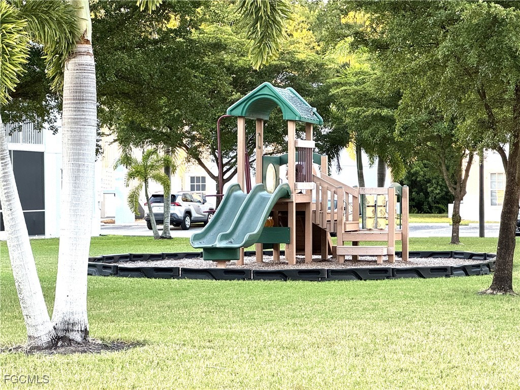 8423 Bernwood Cove Loop #410 Fort Myers FL 33966 2025016181 image35