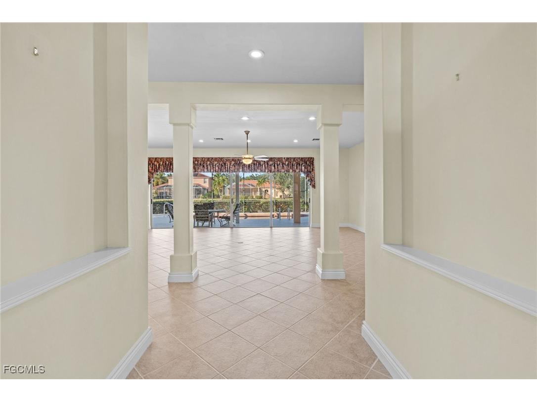 8429 Laurel Lakes Boulevard Naples FL 34119 2025022102 image10