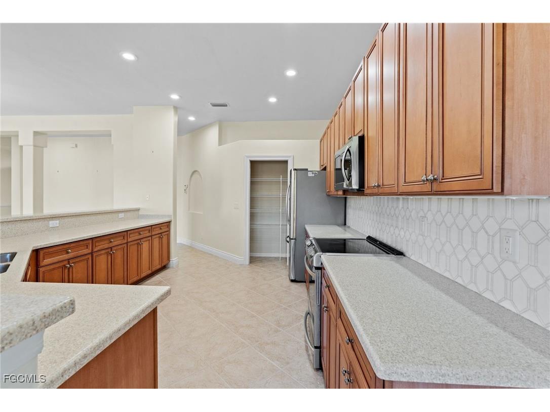 8429 Laurel Lakes Boulevard Naples FL 34119 2025022102 image14