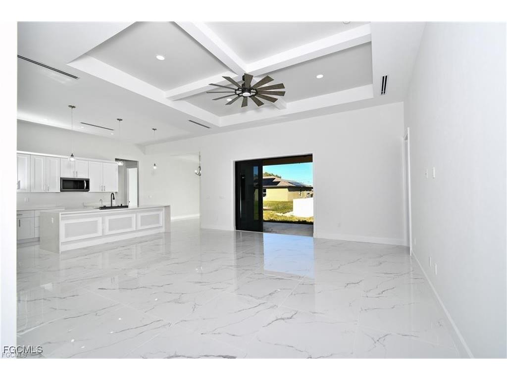 843 Burns Avenue S Lehigh Acres FL 33974 2025022661 image7