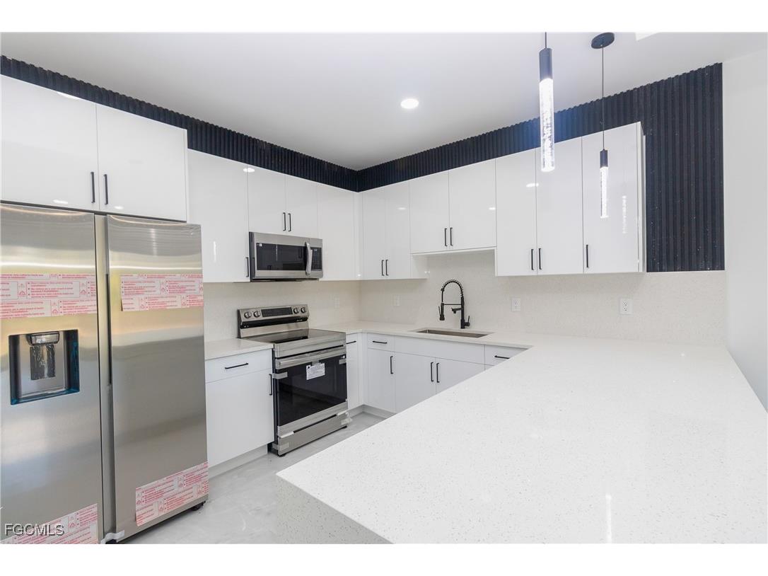 843 Duplex Street E #B Lehigh Acres FL 33974 2026005874 image3