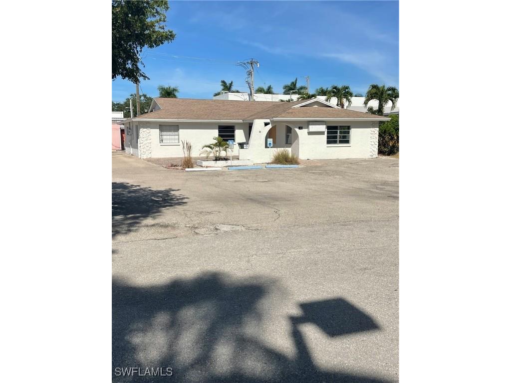 843 Myrtle Terrace Naples FL 34103 225079603 image1