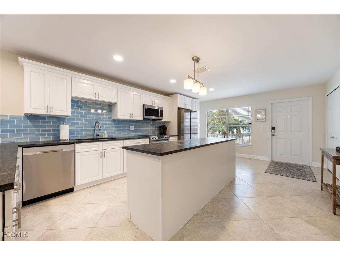 843 SE 46th Lane #6 Cape Coral FL 33904 2025022956 image10