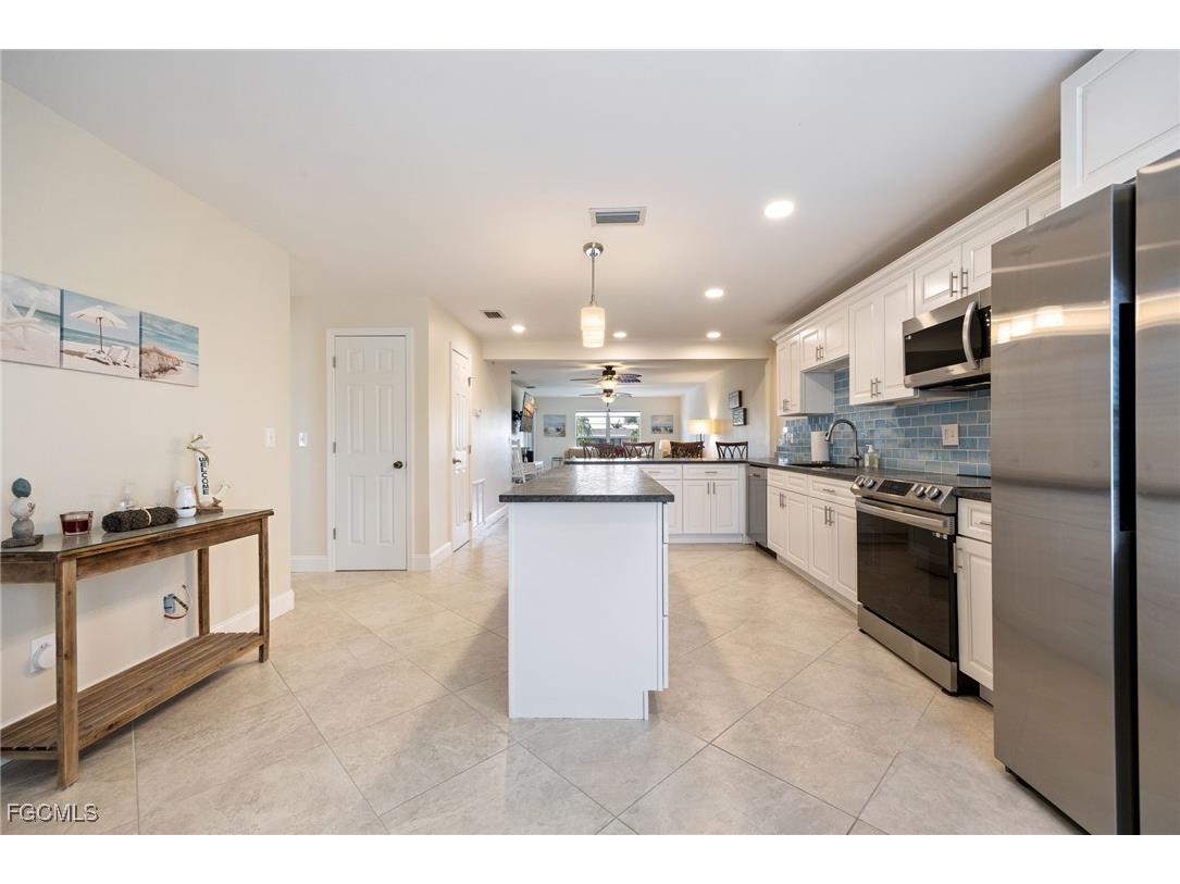 843 SE 46th Lane #6 Cape Coral FL 33904 2025022956 image8