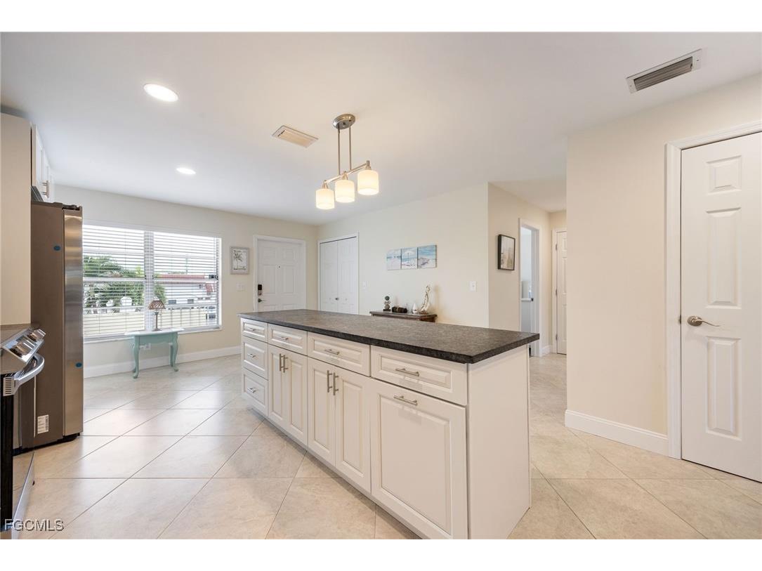 843 SE 46th Lane #6 Cape Coral FL 33904 2025022956 image9