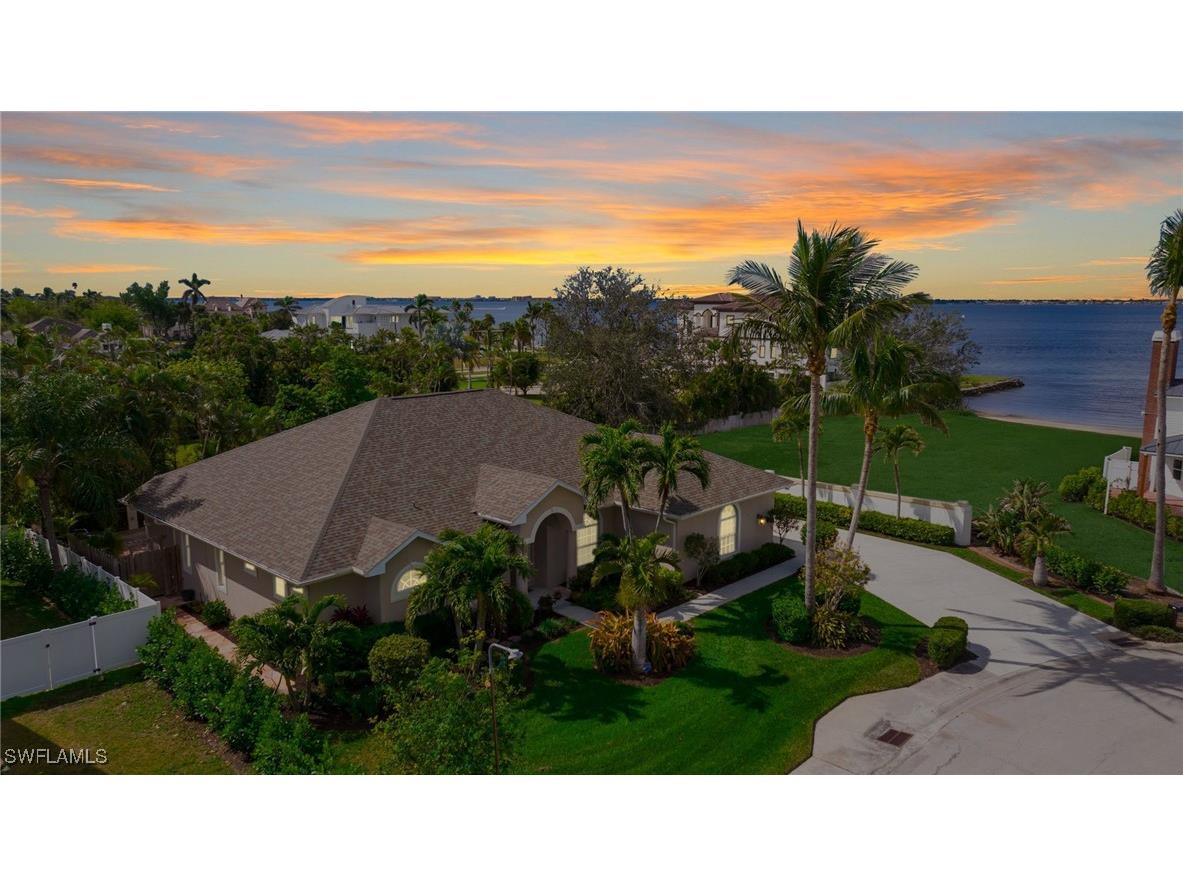 8431 Casa Del Rio Lane Fort Myers FL 33919 225019823 image1
