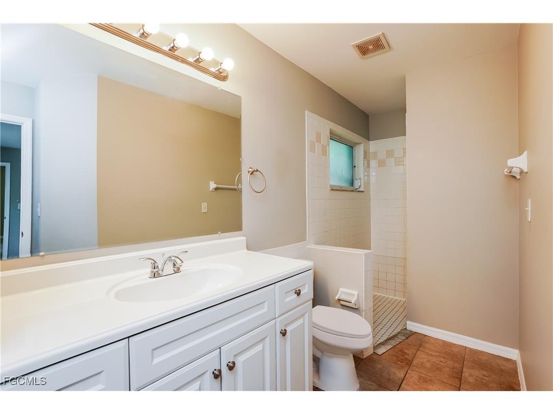 8434 Blackberry Road Fort Myers FL 33967 2025025964 image11