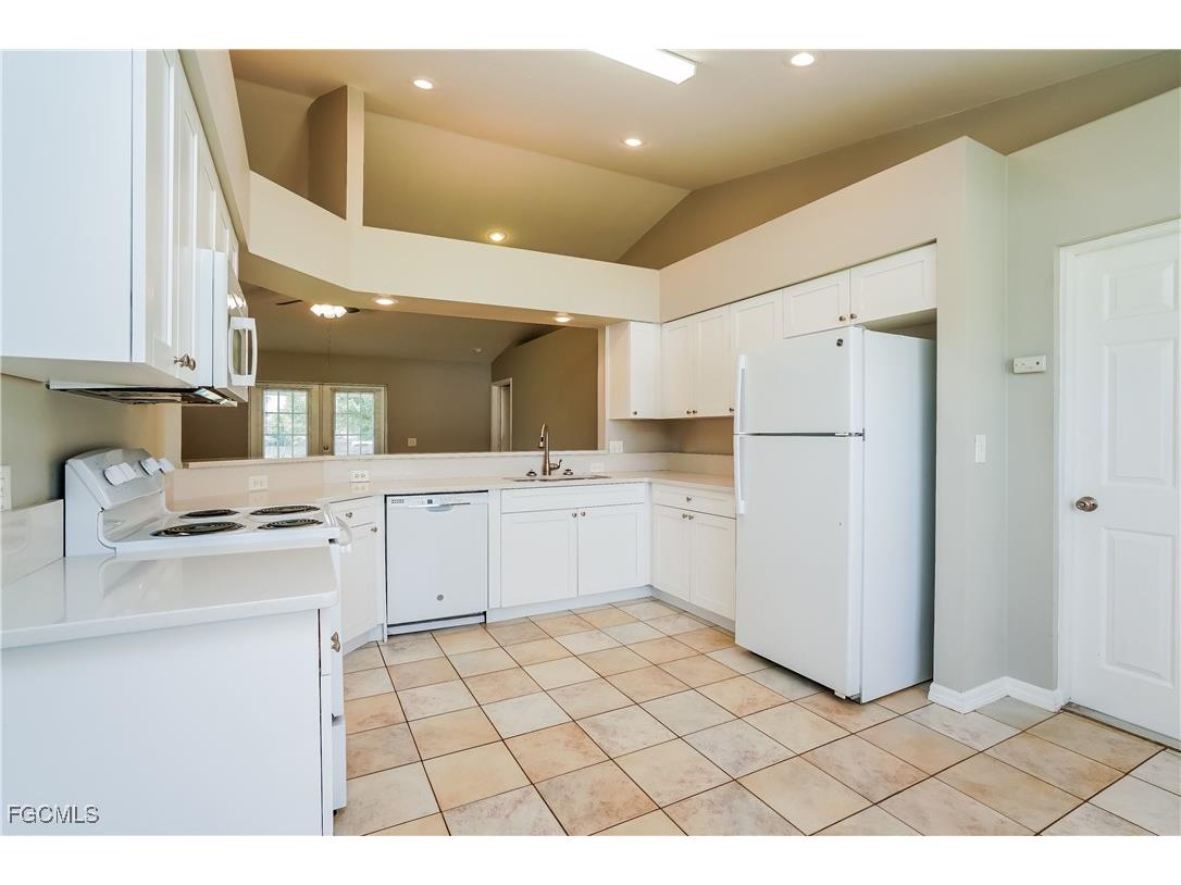 8434 Blackberry Road Fort Myers FL 33967 2025025964 image6