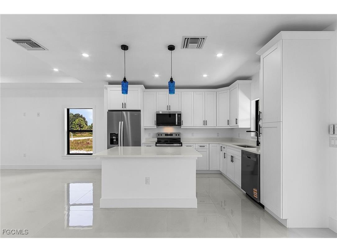 844 Millpond Street E Lehigh Acres FL 33974 2025015669 image7