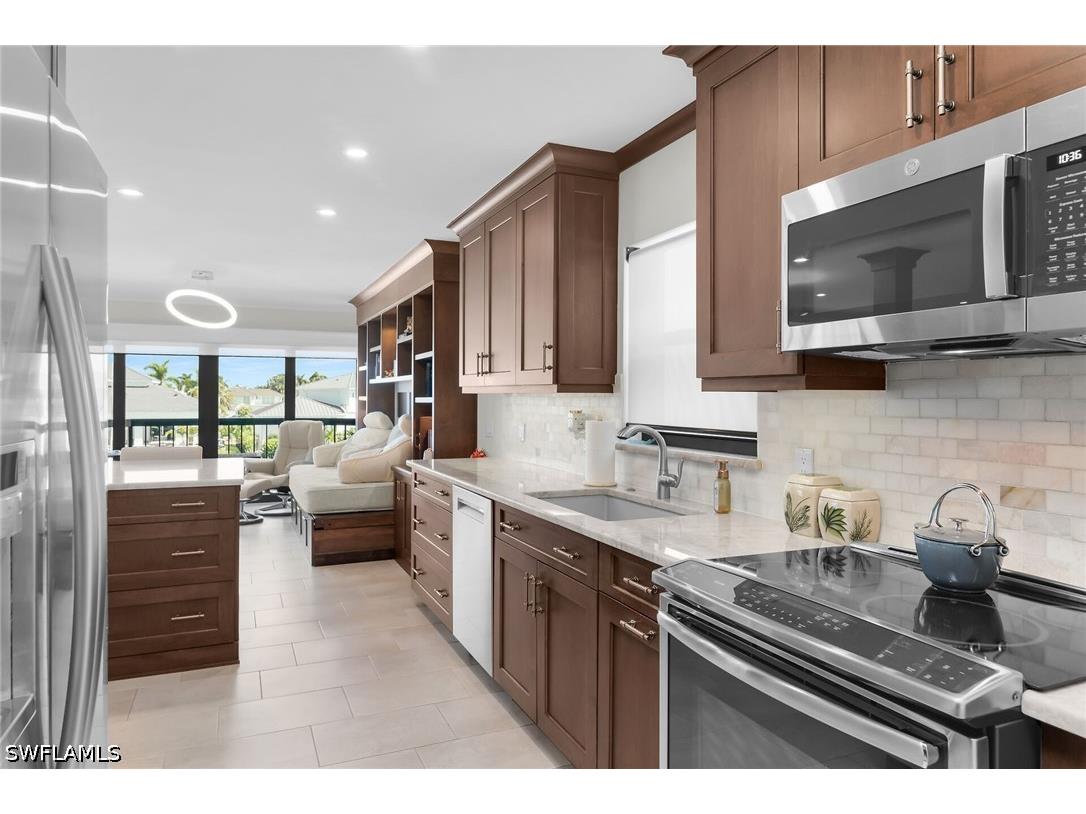 845 Collier Court #301 Marco Island FL 34145 226024667 image4