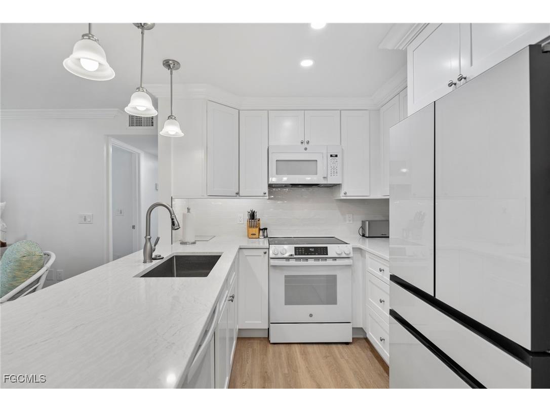 845 E Gulf Drive #121 Sanibel FL 33957 2025010718 image10