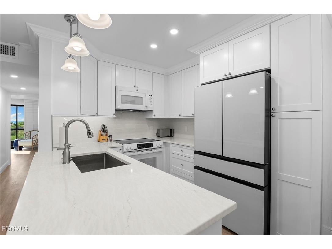 845 E Gulf Drive #121 Sanibel FL 33957 2025010718 image9