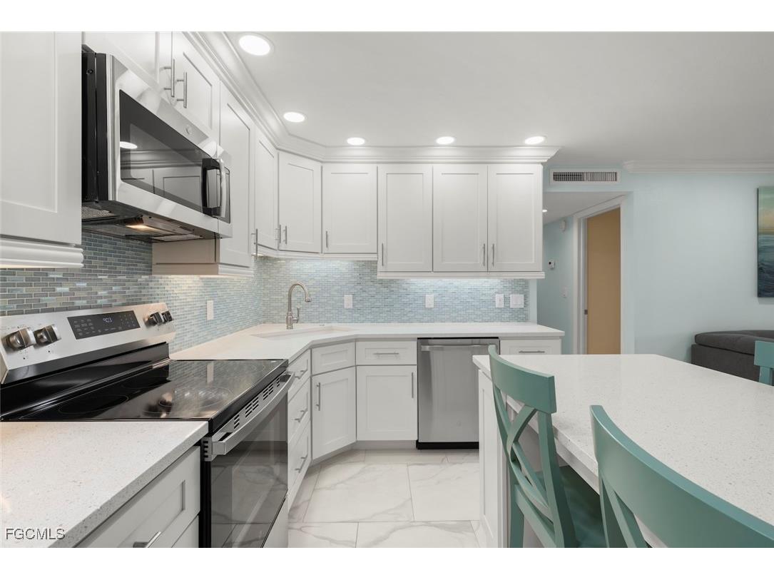 845 E Gulf Drive #1422 Sanibel FL 33957 2025024847 image12