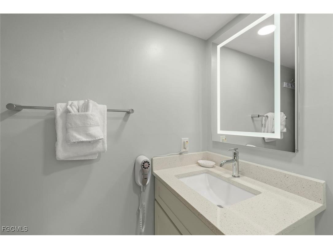 845 E Gulf Drive #1422 Sanibel FL 33957 2025024847 image40