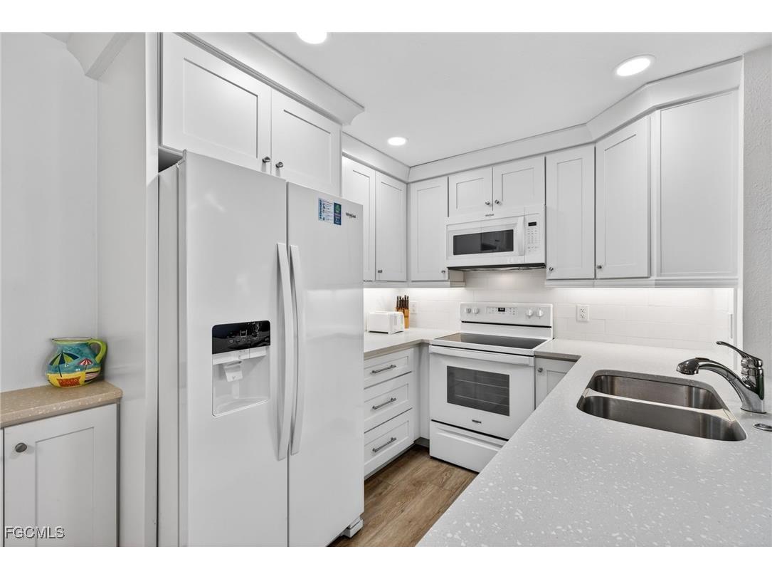 845 E Gulf Drive #542 Sanibel FL 33957 2025025478 image17