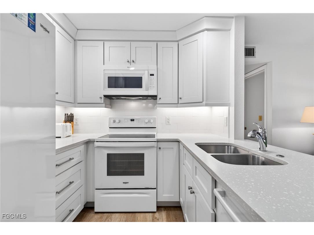 845 E Gulf Drive #542 Sanibel FL 33957 2025025478 image18