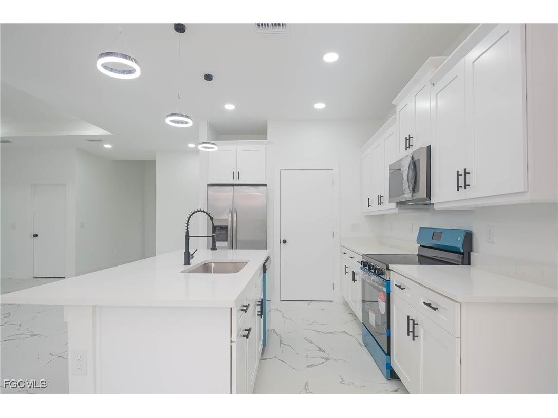 845 Gaylord Avenue S Lehigh Acres FL 33974 2025004826 image9