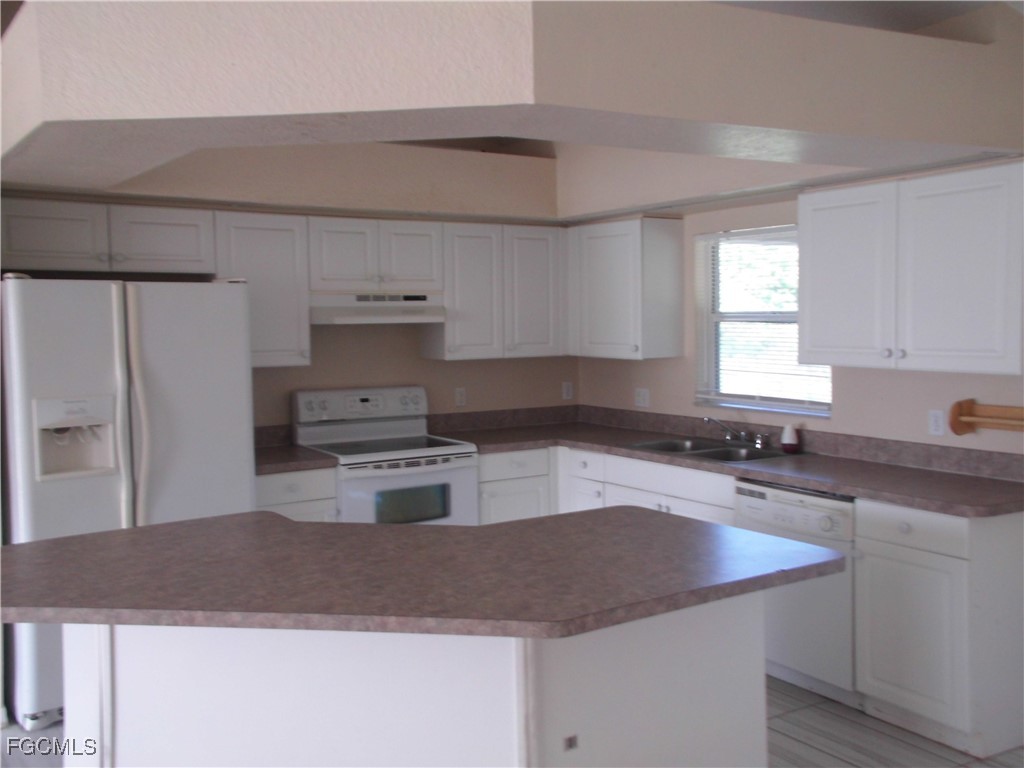 845 Wolverine Street E Lehigh Acres FL 33974 2025017493 image3