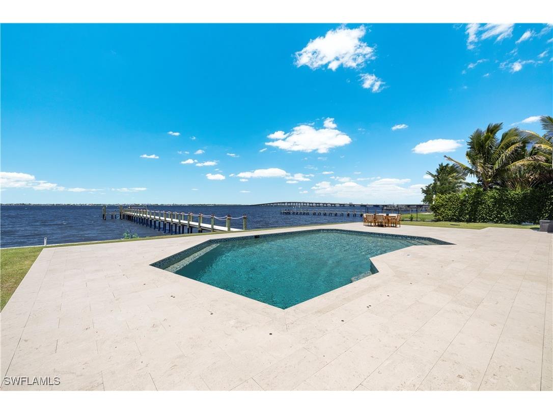 8451 Casa Del Rio Lane Fort Myers FL 33919 225038187 image4