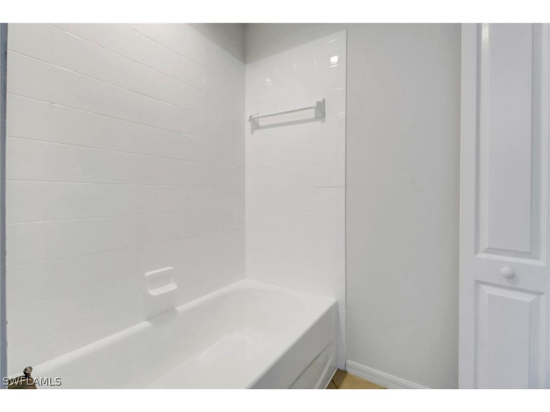 8451 Kingbird Loop #334 Estero FL 33967 226012472 image16