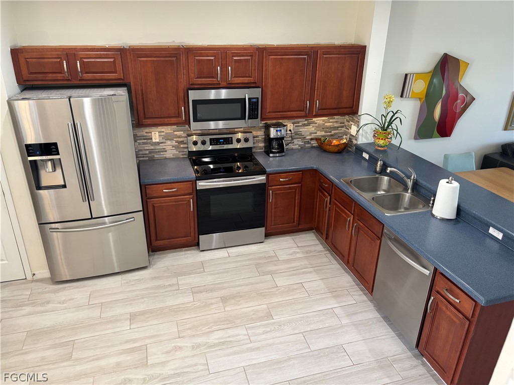 8451 Village Edge Circle #3 Fort Myers FL 33919 2026009335 image3
