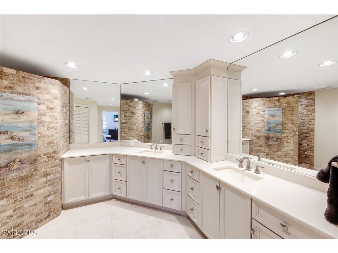 8453 Abbington Circle #811 Naples FL 34108 225077556 image24