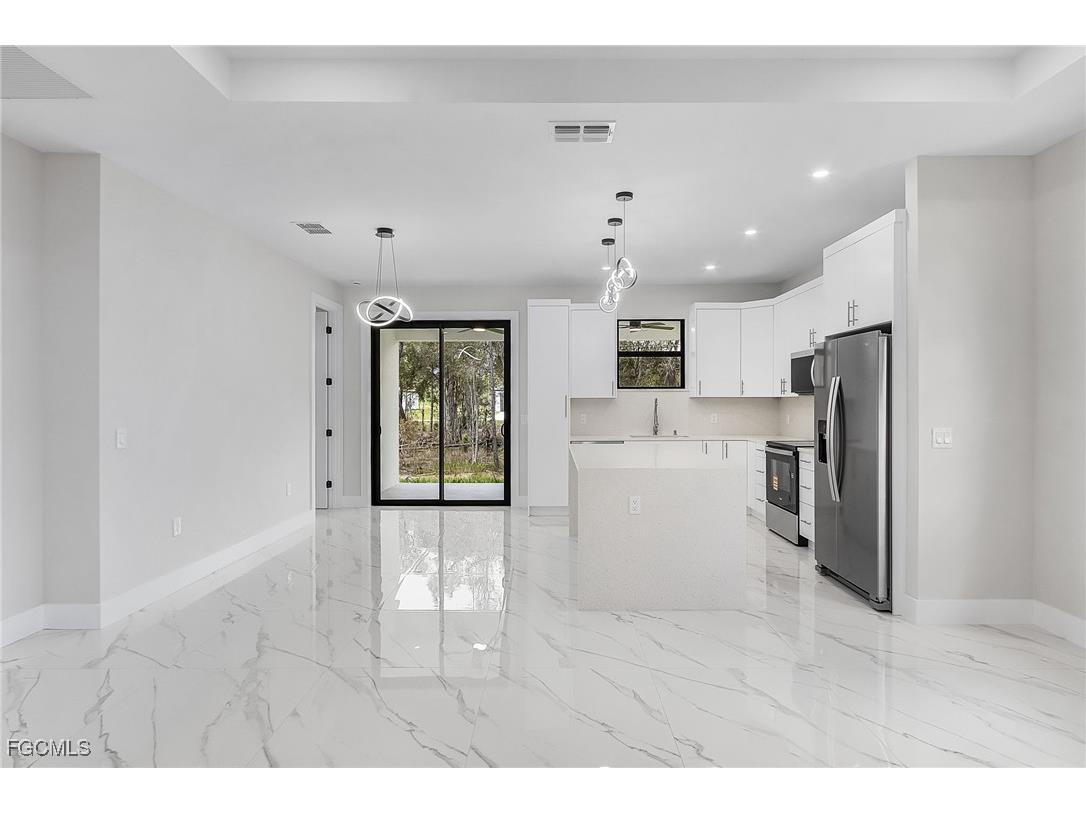 846 Dudley Avenue S Lehigh Acres FL 33974 2025008357 image10