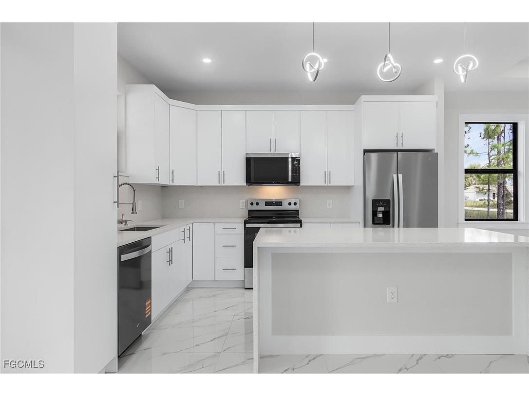 846 Dudley Avenue S Lehigh Acres FL 33974 2025008357 image9