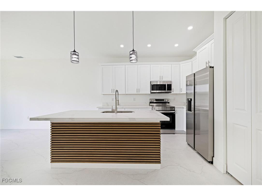 847 Meadow Road Lehigh Acres FL 33973 2025006140 image2