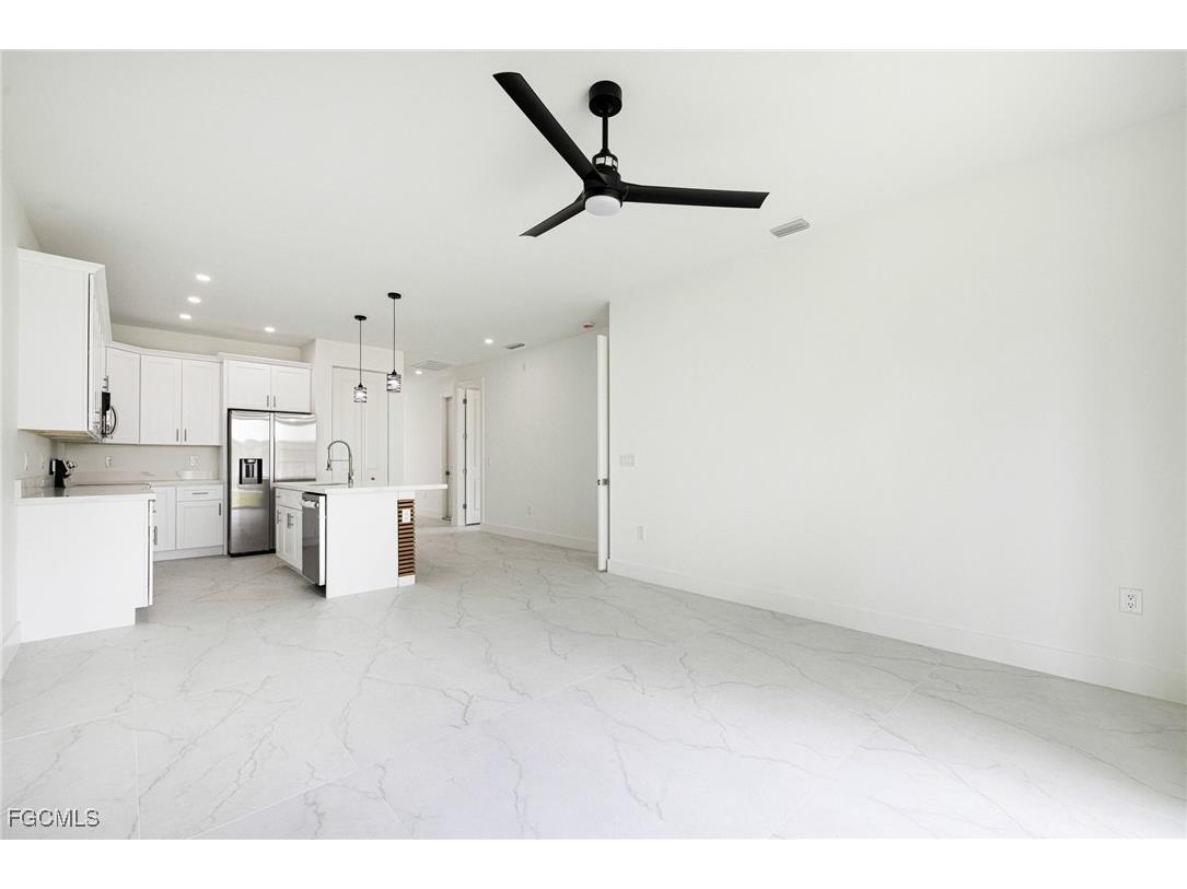 847 Meadow Road Lehigh Acres FL 33973 2025006140 image4