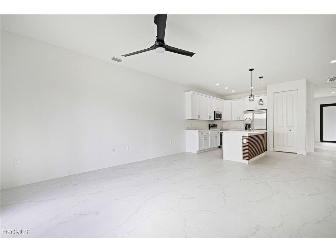 847 Meadow Road Lehigh Acres FL 33973 2025006140 image5