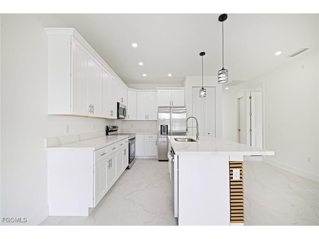 847 Meadow Road Lehigh Acres FL 33973 2025006140 image8