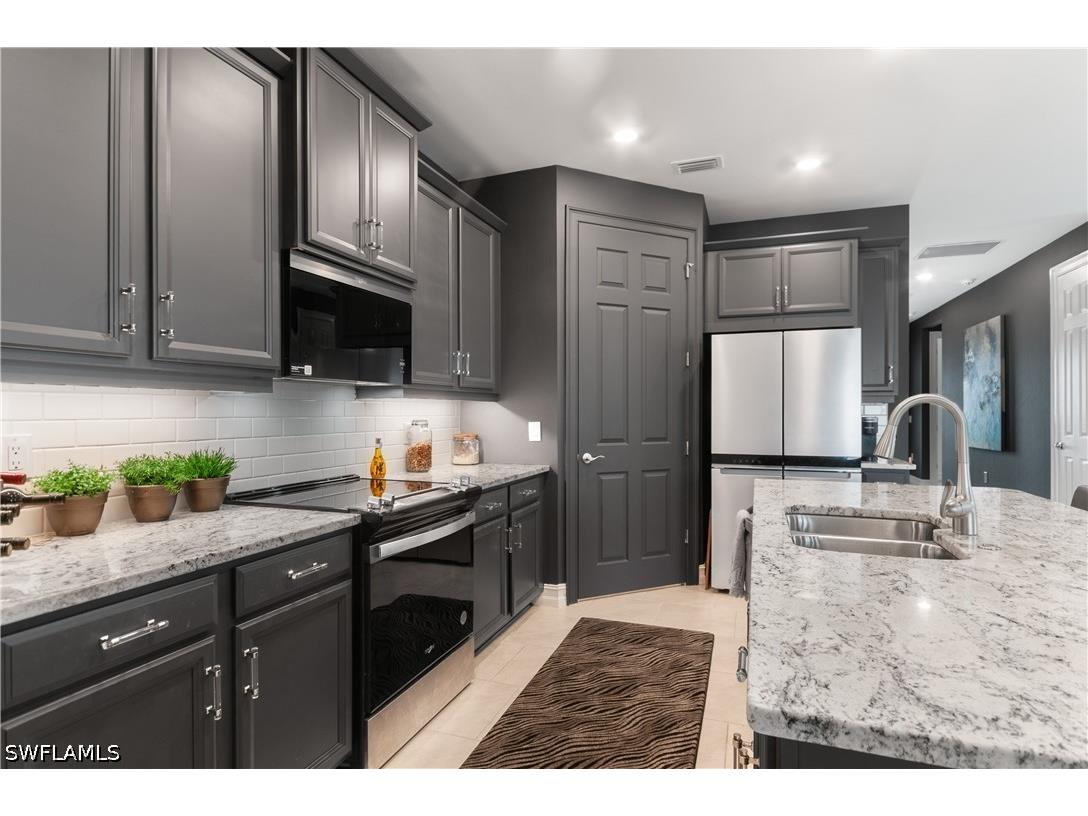 847 Stonewater Lake Terrace W Cape Coral FL 33993 226023082 image37