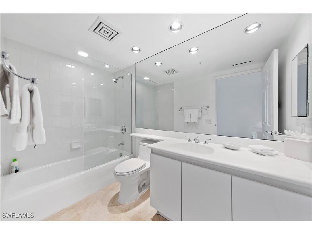 8473 Bay Colony Drive #1401 Naples FL 34108 225076202 image18