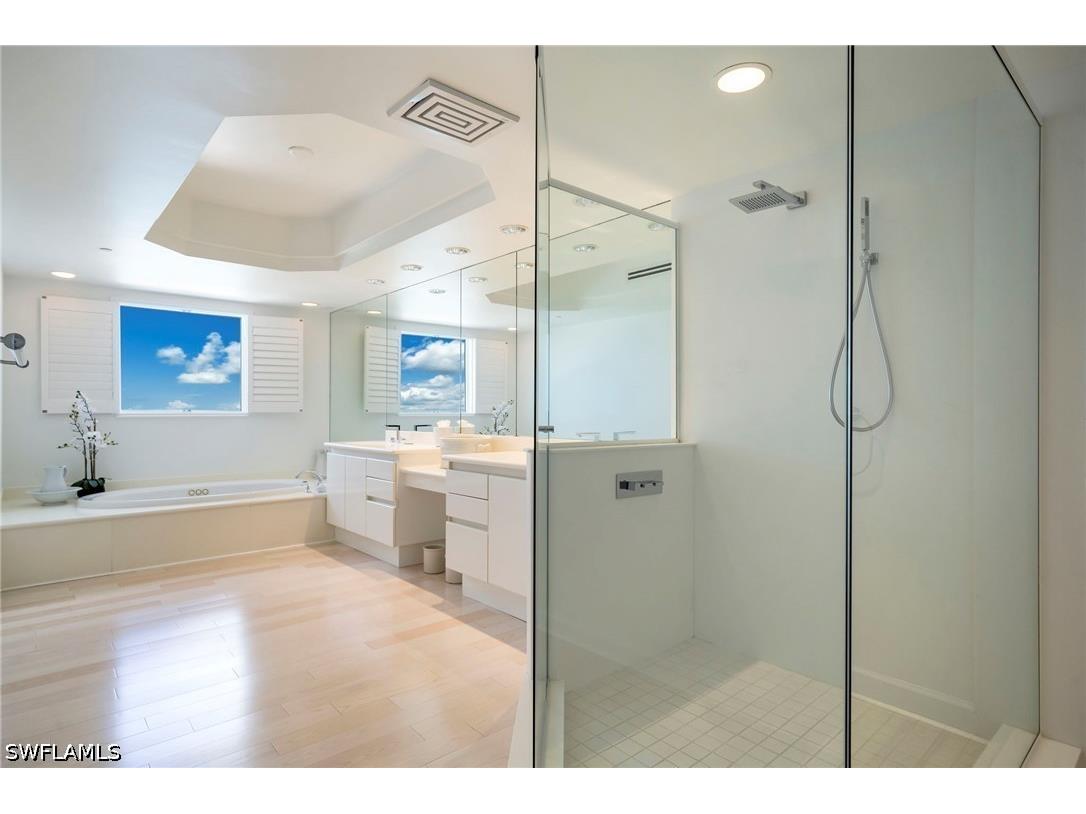 8473 Bay Colony Drive #1401 Naples FL 34108 226009456 image25