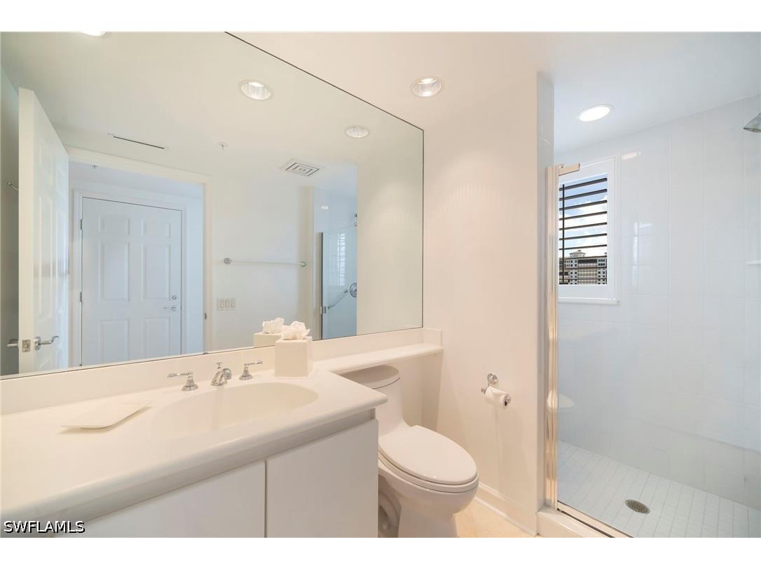 8473 Bay Colony Drive #1401 Naples FL 34108 226009456 image28