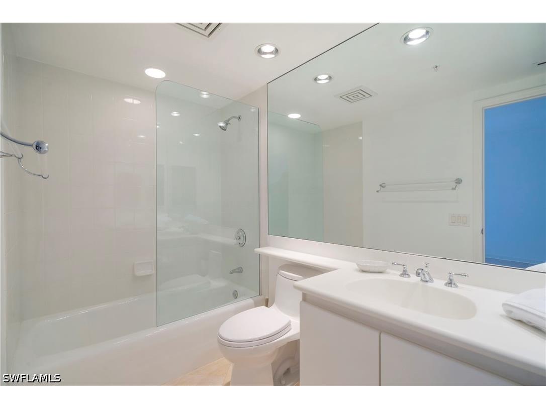 8473 Bay Colony Drive #1401 Naples FL 34108 226009456 image29