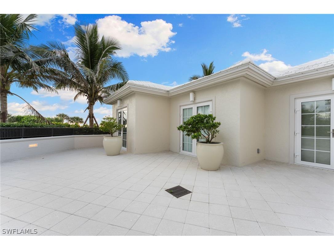 8473 Bay Colony Drive #701 Naples FL 34108 225065451 image16