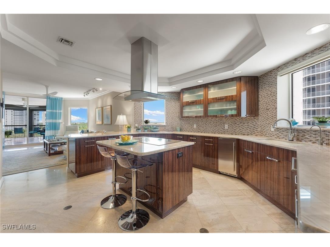 8473 Bay Colony Drive #701 Naples FL 34108 225065451 image6