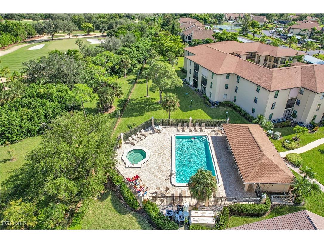 8474 Charter Club Circle #13 Fort Myers FL 33919 2025018844 image1