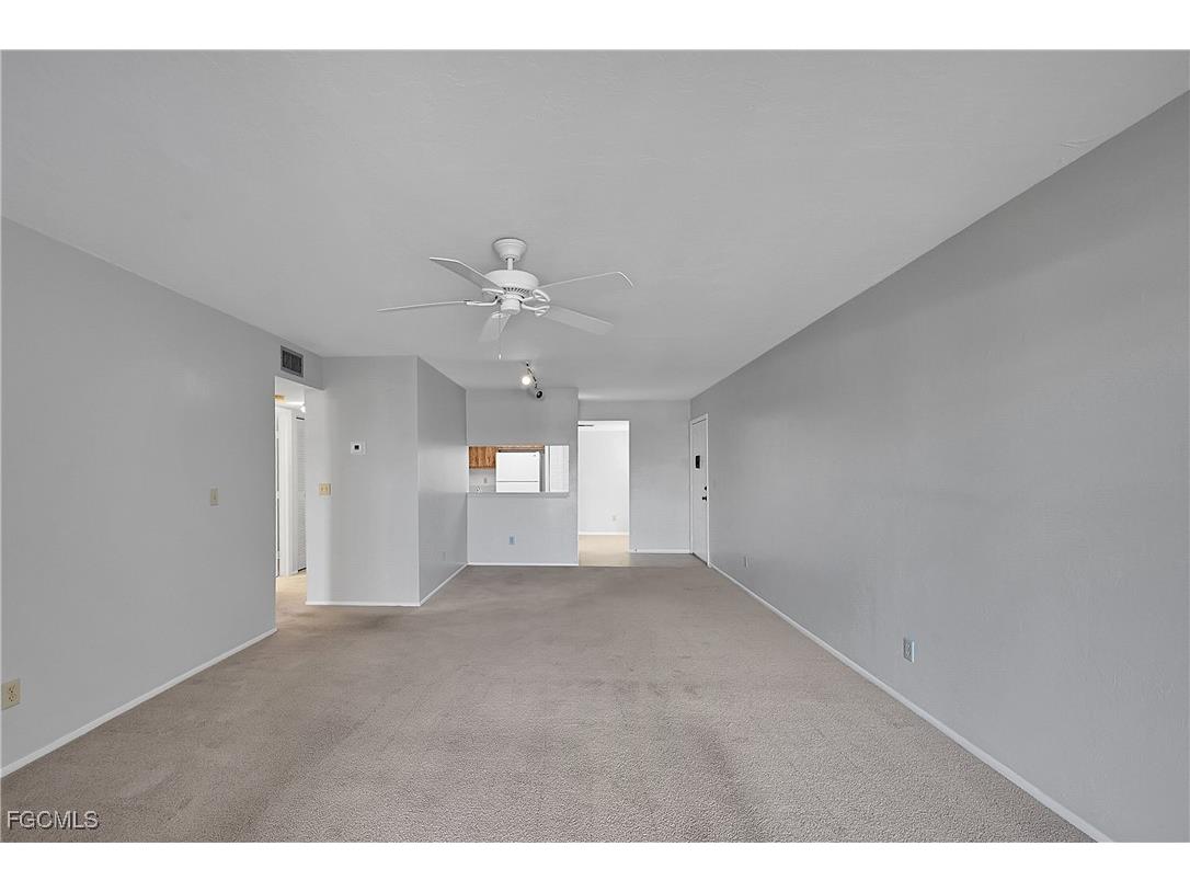 8474 Charter Club Circle #13 Fort Myers FL 33919 2025018844 image10